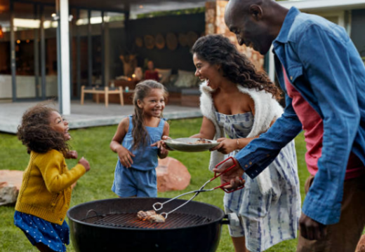 Soirée barbecue : les avantages de la pergola