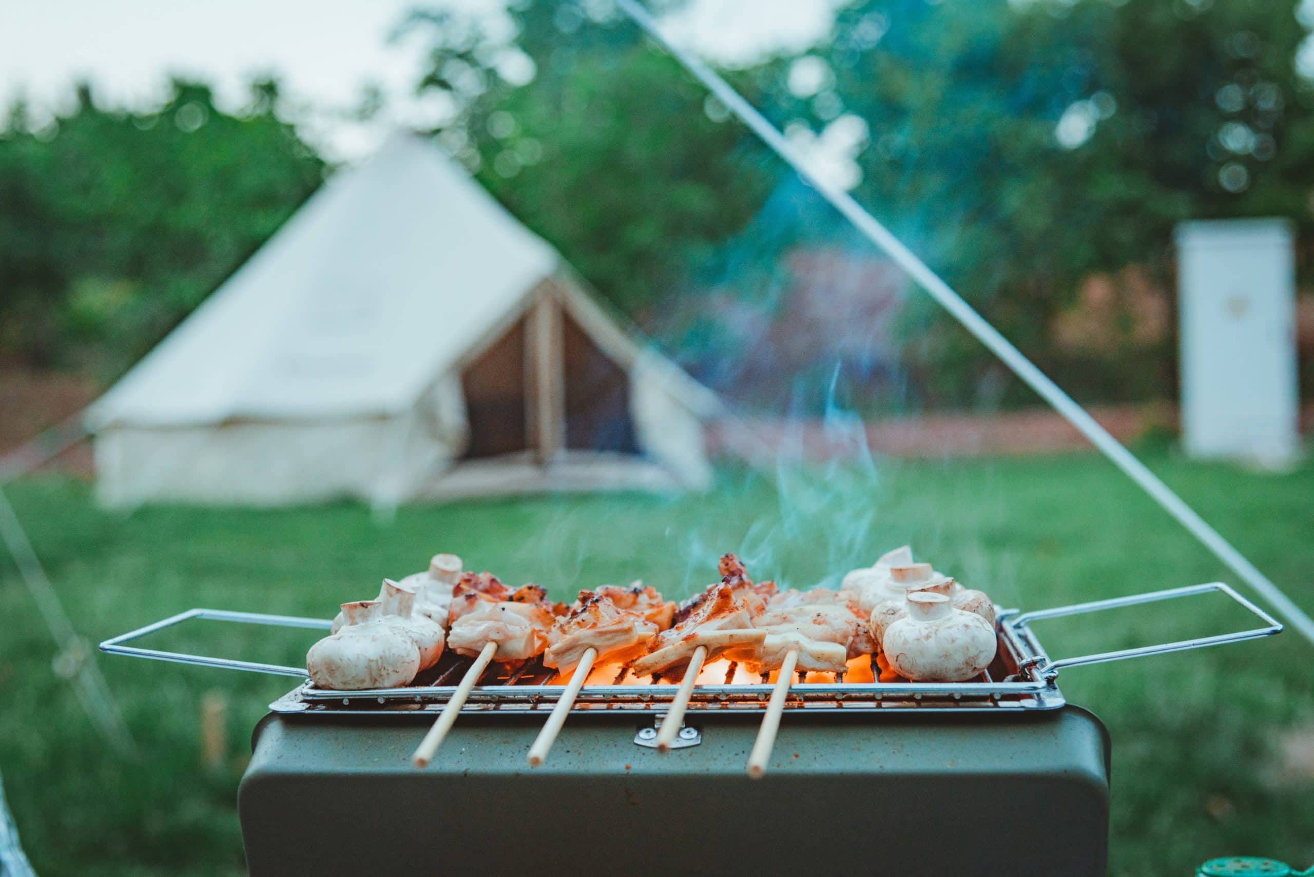 Barbecue estival : la check-list pour une soirée réussie